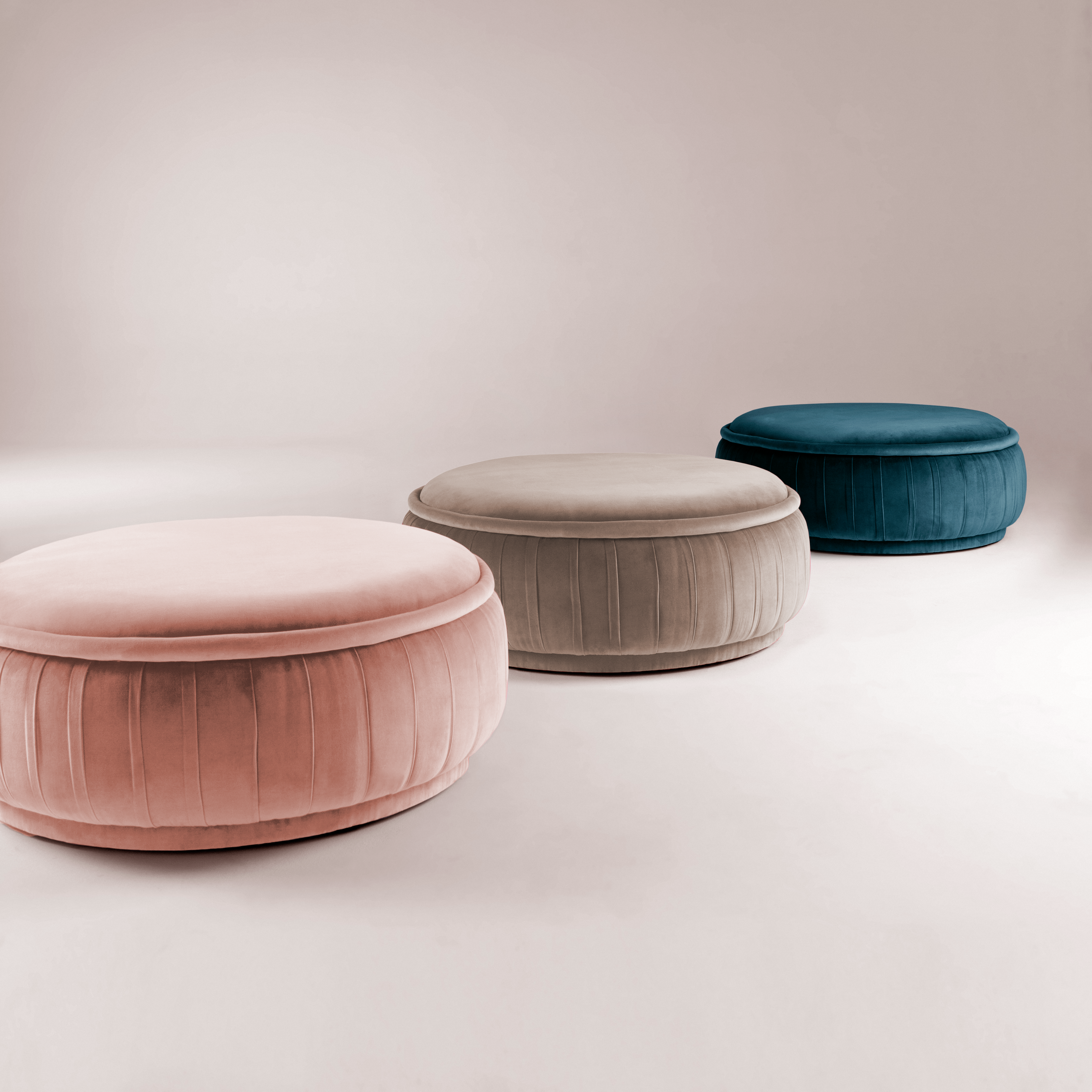 LOUNGE SEATING