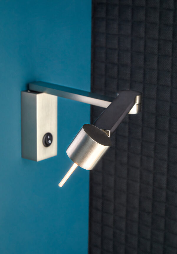 WALL LAMP