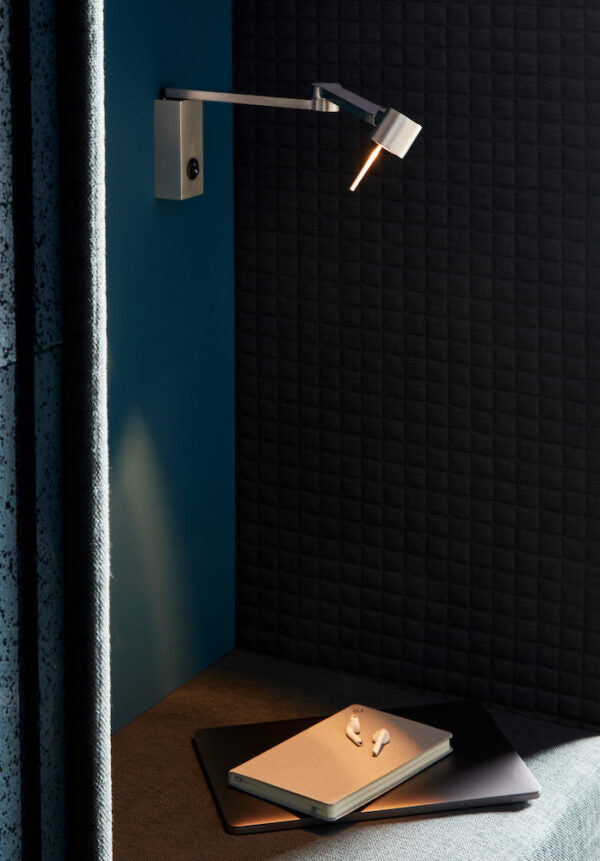 WALL LAMP