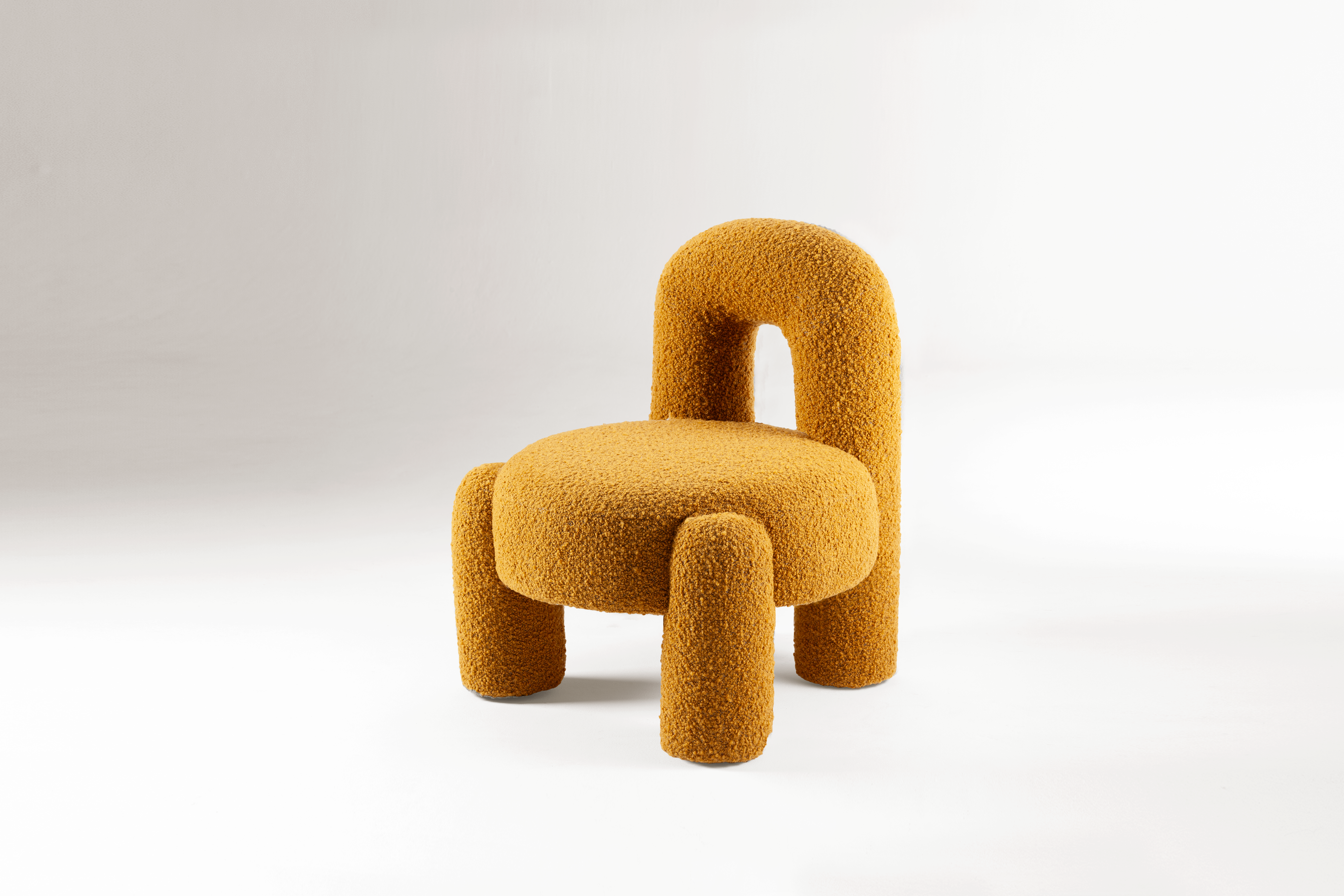 LOUNGE SEATING