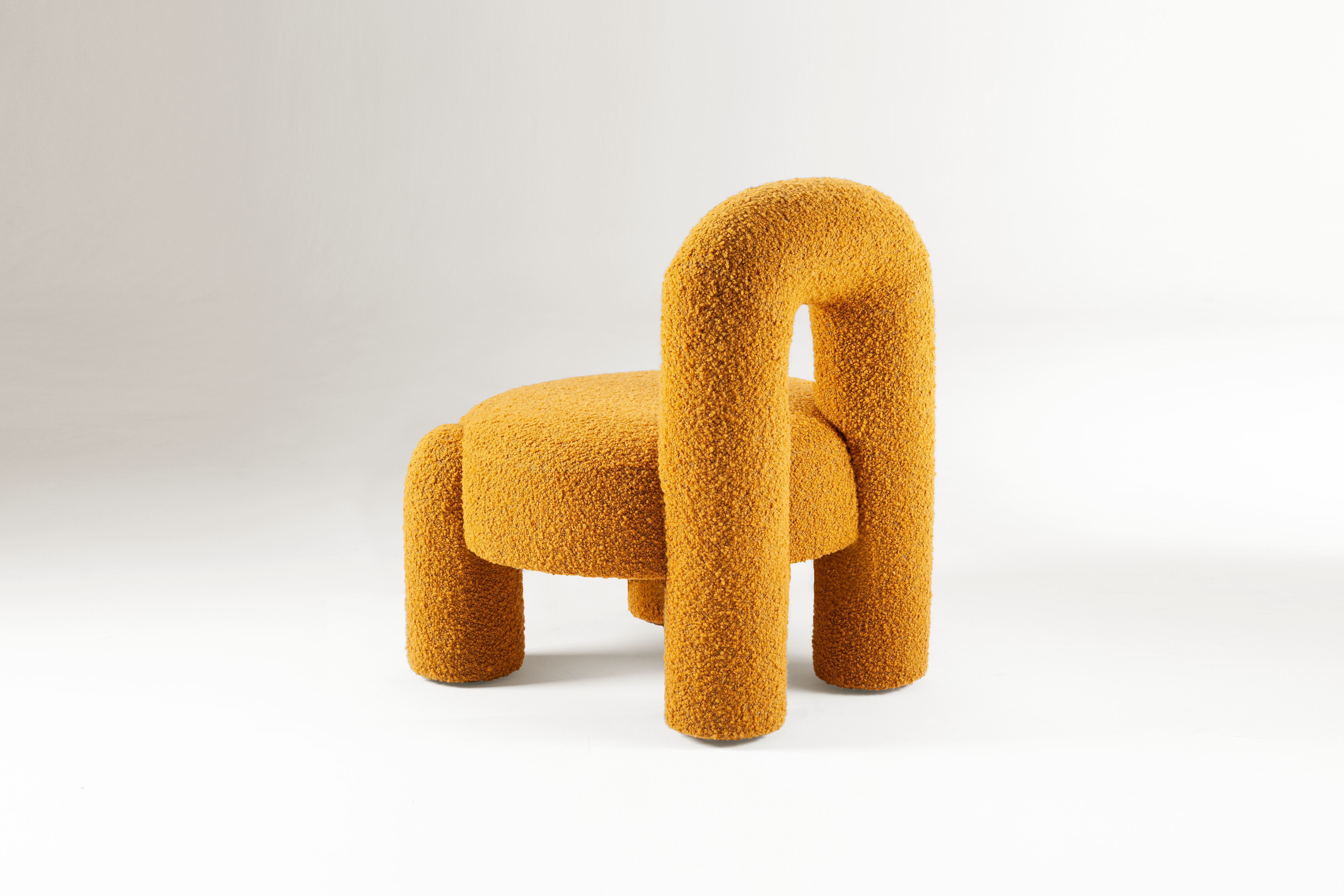 LOUNGE SEATING