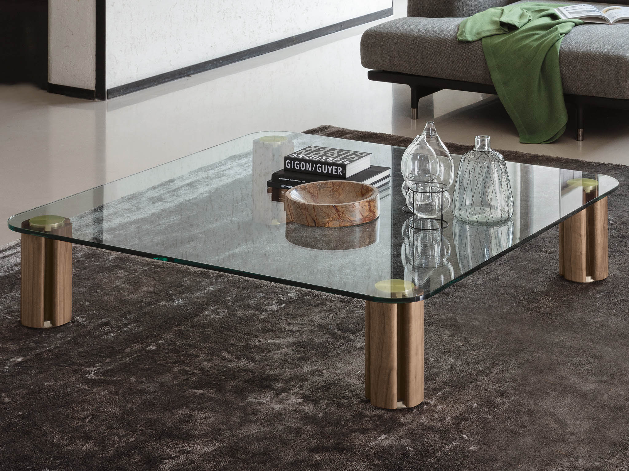SIDE & COFFEE TABLES