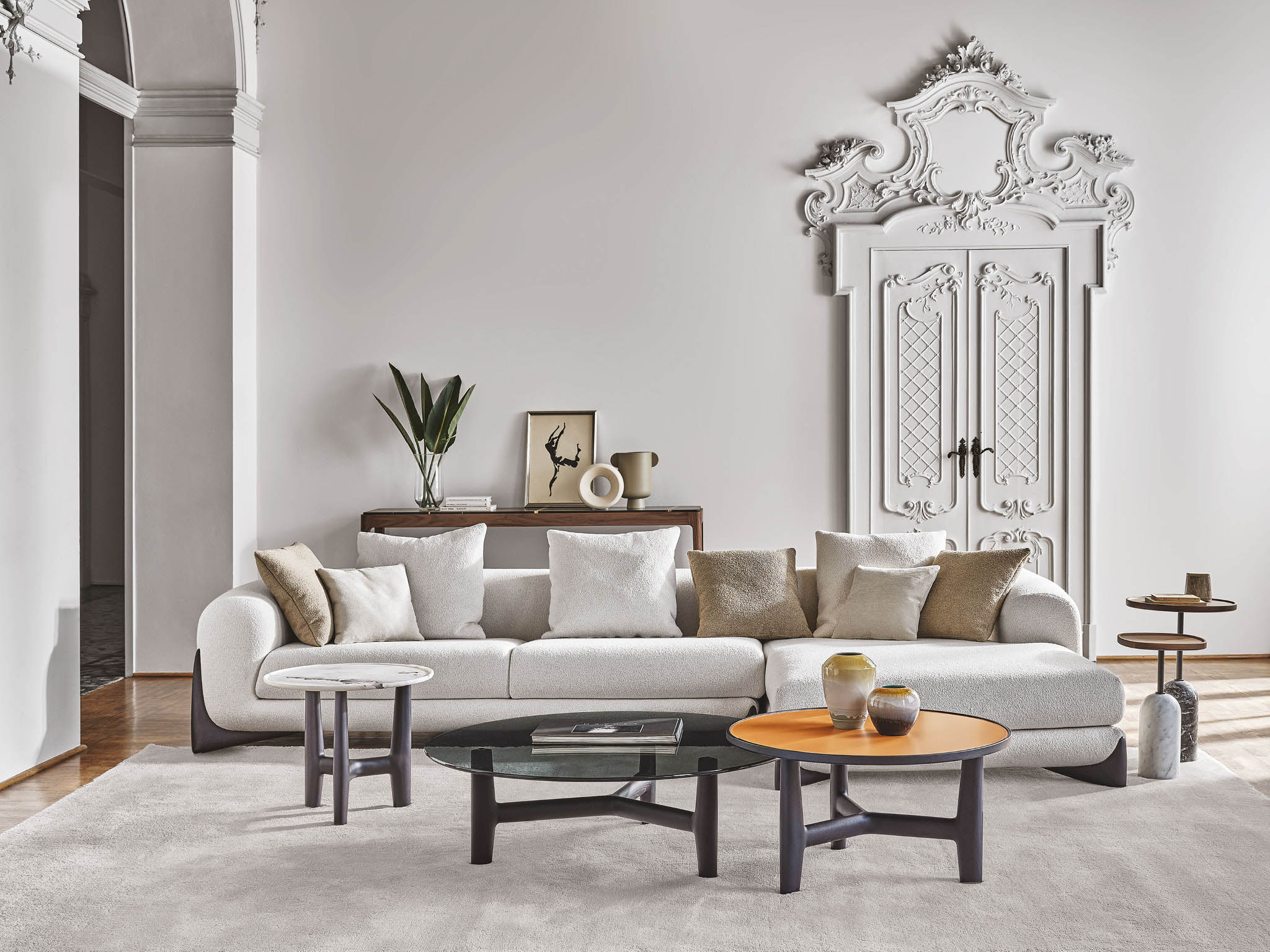 SIDE & COFFEE TABLES
